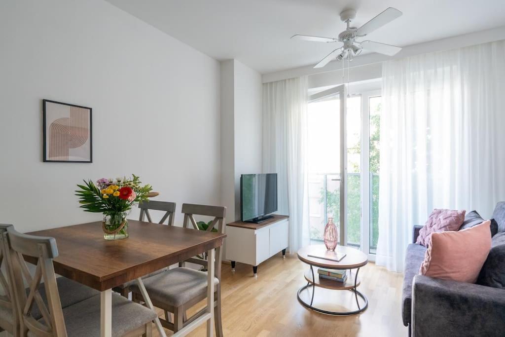 1br Excellence, Fast To Centre By Hm Apartament Viena
